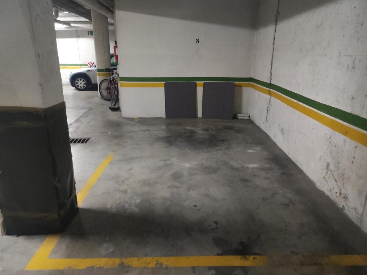 Apartament San Luis. Plaza De Parking Gratis!!! Sevilla