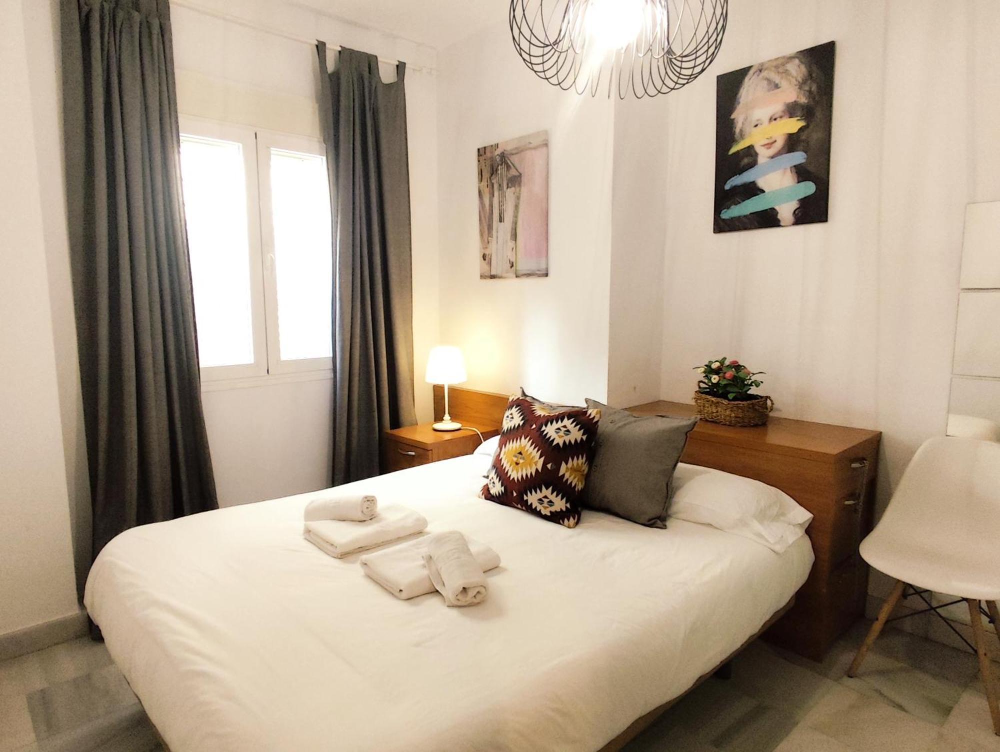 San Luis. Plaza De Parking Gratis!!! Apartament Sevilla
